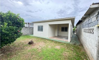 CASA EN VENTA EN URBANIZACION LAS PERLAS LA CHORRERA