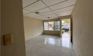 CASA EN VENTA EN URBANIZACION LAS PERLAS LA CHORRERA