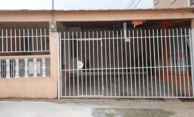 Venta de Casa en Residencial  La Castellana, San Miguelito