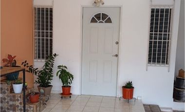 Venta de Casa en Residencial  La Castellana, San Miguelito