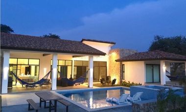 Se Alquila Casa Punta Barco Amoblada y Equipada