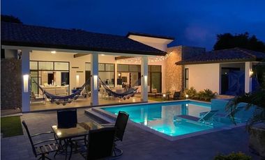 Se Alquila Casa Punta Barco Amoblada y Equipada