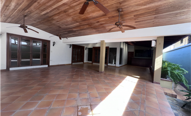 Venta de casa en La Alameda