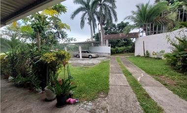 Vendo casa chalet en Revolucion chorrera