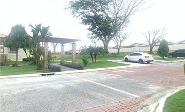 VENDO CASA EN GRAN RESERVA MONTELIMAR COSTA VERDE LA CHORRERA