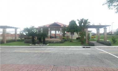 VENDO CASA EN GRAN RESERVA MONTELIMAR COSTA VERDE LA CHORRERA