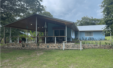 Se Vende Finca con Cabañas en San Carlos
