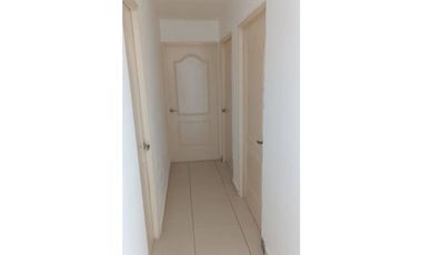 Apartamento en Alquiler en Tumba Muerto PH Torres de Toscana 0724