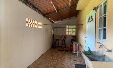 VENDO CASA EN URB. ALTOS DE MARIA LETICIA LA CHORRERA