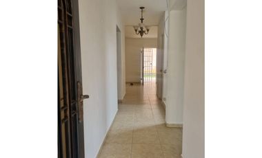 VENDO CASA EN URB. ALTOS DE MARIA LETICIA LA CHORRERA