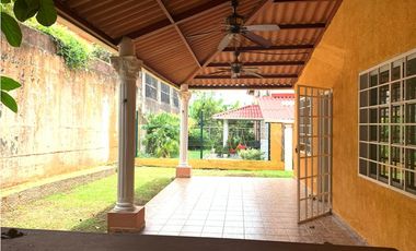 VENDO CASA EN URB. ALTOS DE MARIA LETICIA LA CHORRERA