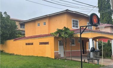 VENDO CASA EN URB. ALTOS DE MARIA LETICIA LA CHORRERA