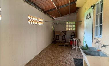 VENDO CASA EN URB. ALTOS DE MARIA LETICIA LA CHORRERA
