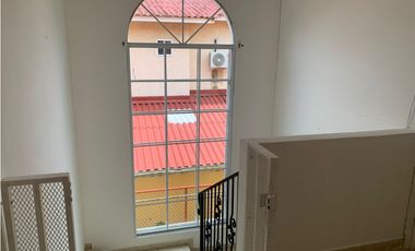 VENDO CASA EN URB. ALTOS DE MARIA LETICIA LA CHORRERA