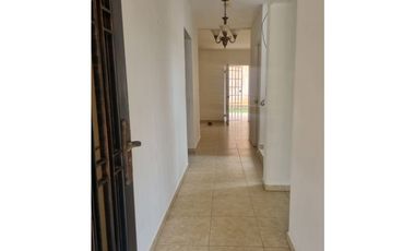 VENDO CASA EN URB. ALTOS DE MARIA LETICIA LA CHORRERA