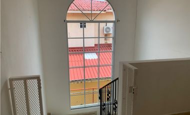VENDO CASA EN URB. ALTOS DE MARIA LETICIA LA CHORRERA