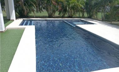 * Casa con terreno en Coronado