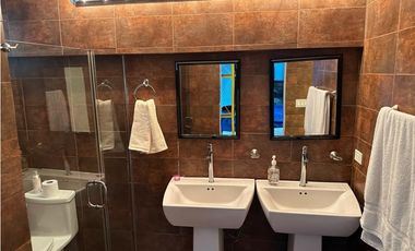 * Casa con terreno en Coronado