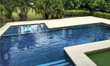 * Casa con terreno en Coronado