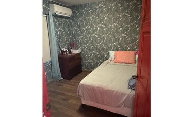 * Casa con terreno en Coronado