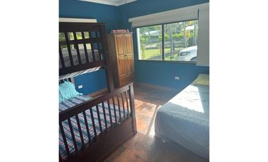 * Casa con terreno en Coronado