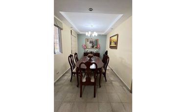 SE VENDE CASA EN VILLA LUCRE