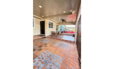 SE VENDE CASA EN VILLA LUCRE