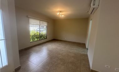 CASA EN EMBASSY GARDENS