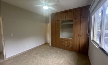 CASA EN EMBASSY GARDENS