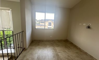 CASA EN EMBASSY GARDENS