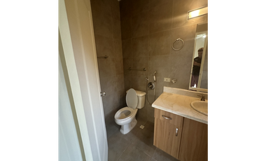 CASA EN EMBASSY GARDENS