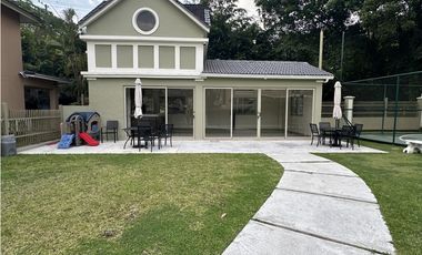 CASA EN EMBASSY GARDENS