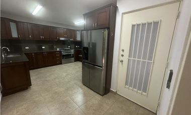 CASA EN EMBASSY GARDENS