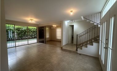 CASA EN EMBASSY GARDENS