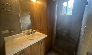 CASA EN EMBASSY GARDENS