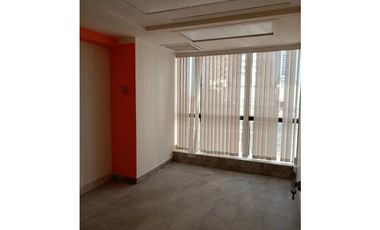 ALQUILER DE OFICINAS EN TORRE BAC 200mts2