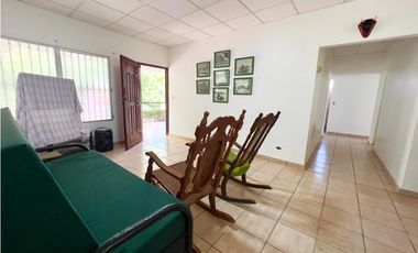VENDO CASA EN CORONADO