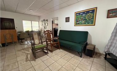 VENDO CASA EN CORONADO