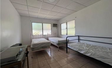 VENDO CASA EN CORONADO