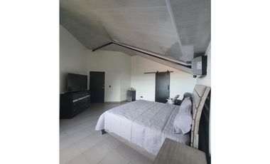 Venta de lujosa casa en Cerro Azul, Panamá