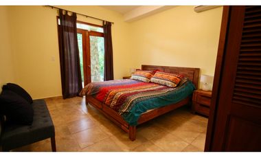 Venta de Casa Amoblada Frente al Mar en Costa Esmeralda