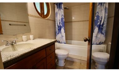 Venta de Casa Amoblada Frente al Mar en Costa Esmeralda