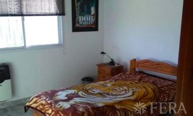 Venta casa de 4 ambientes con patio en Costa del Este