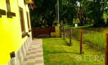 Venta casa de 4 ambientes con patio en Costa del Este