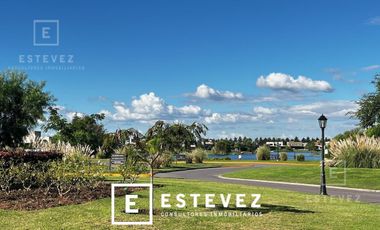 Casa en venta a la laguna, Barrio Cerrado, Escobar, GBA Norte