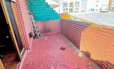 PH en  venta Z/Chauvin, dos balcones y pequeño patio. muy luminoso. Baño y toilette. En duplex.