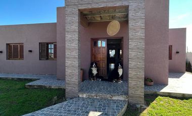 Casa en barrio la Campiña