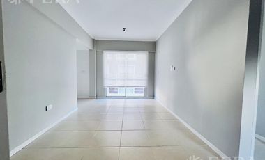 Venta de Departamento 3 ambientes con espacio guardacoche en  Sarandi (32018)
