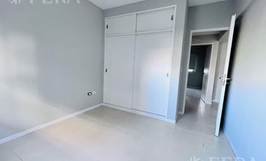 Venta de Departamento 3 ambientes con espacio guardacoche en  Sarandi (32018)
