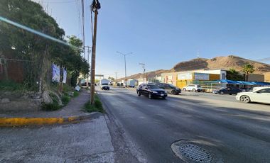 TERRENO CON CASA EN AVE. LOMBARDO TOLEDANO